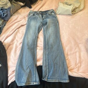 Super cute boot cut jeans